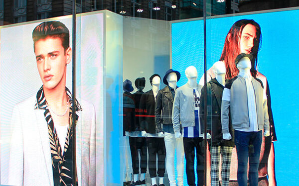 Màn hình LED Showroom thời trang