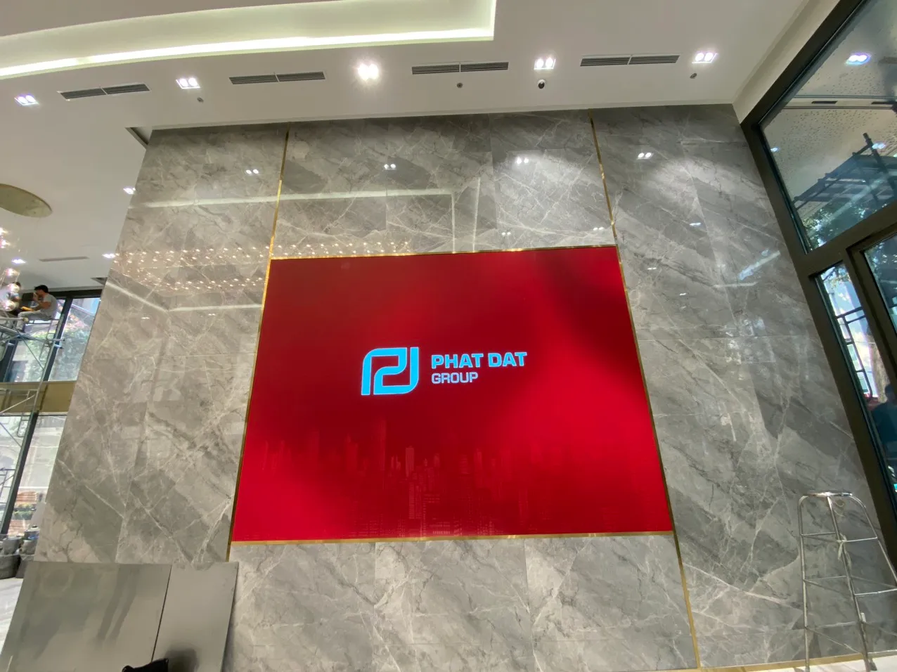 Màn Hình LED P2 tại Toà Nhà Phát Đạt Real