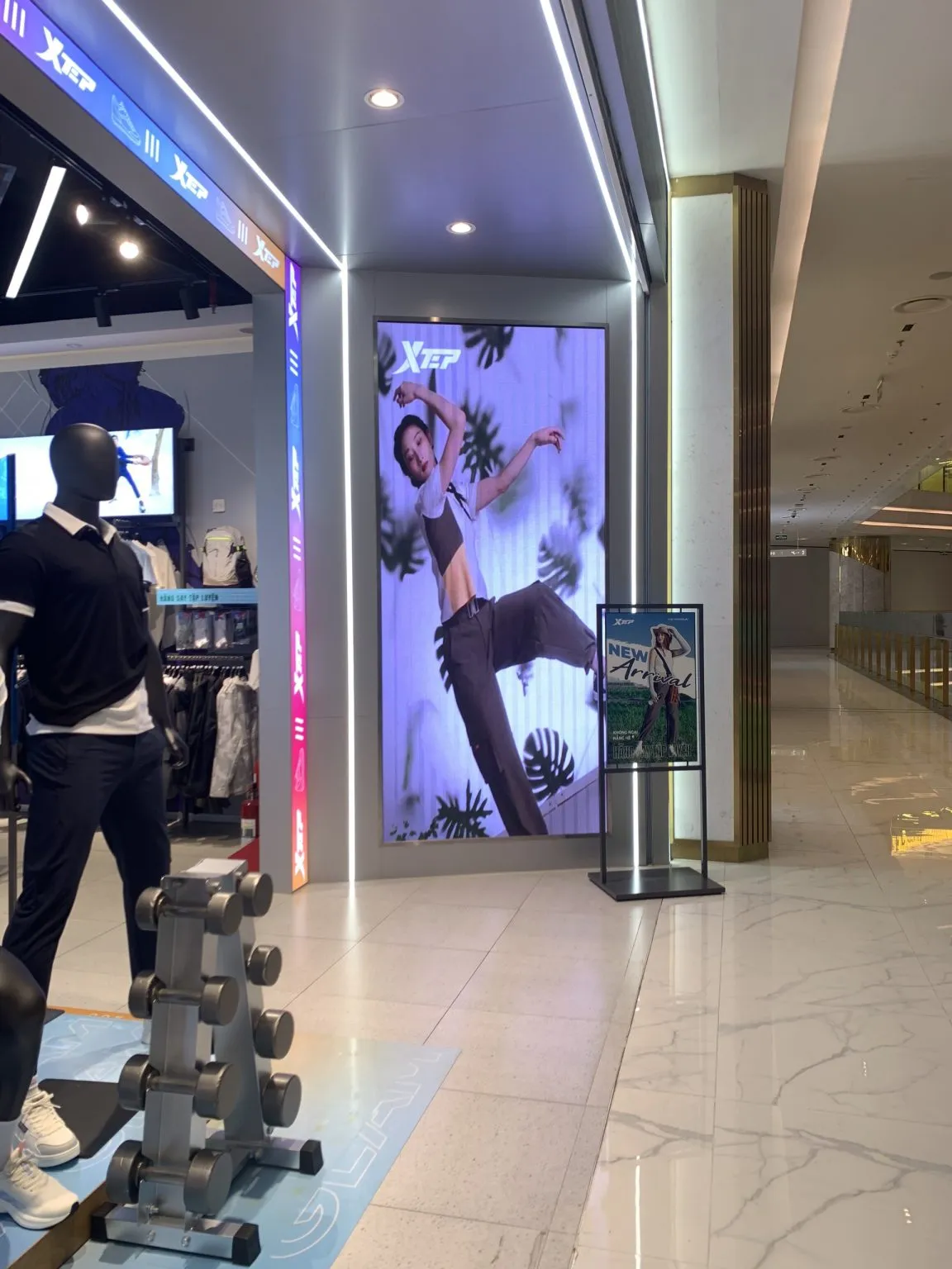 Màn Hình LED Quảng Cáo tại Trung Tâm Thương Mại - Thiso Sala Mall