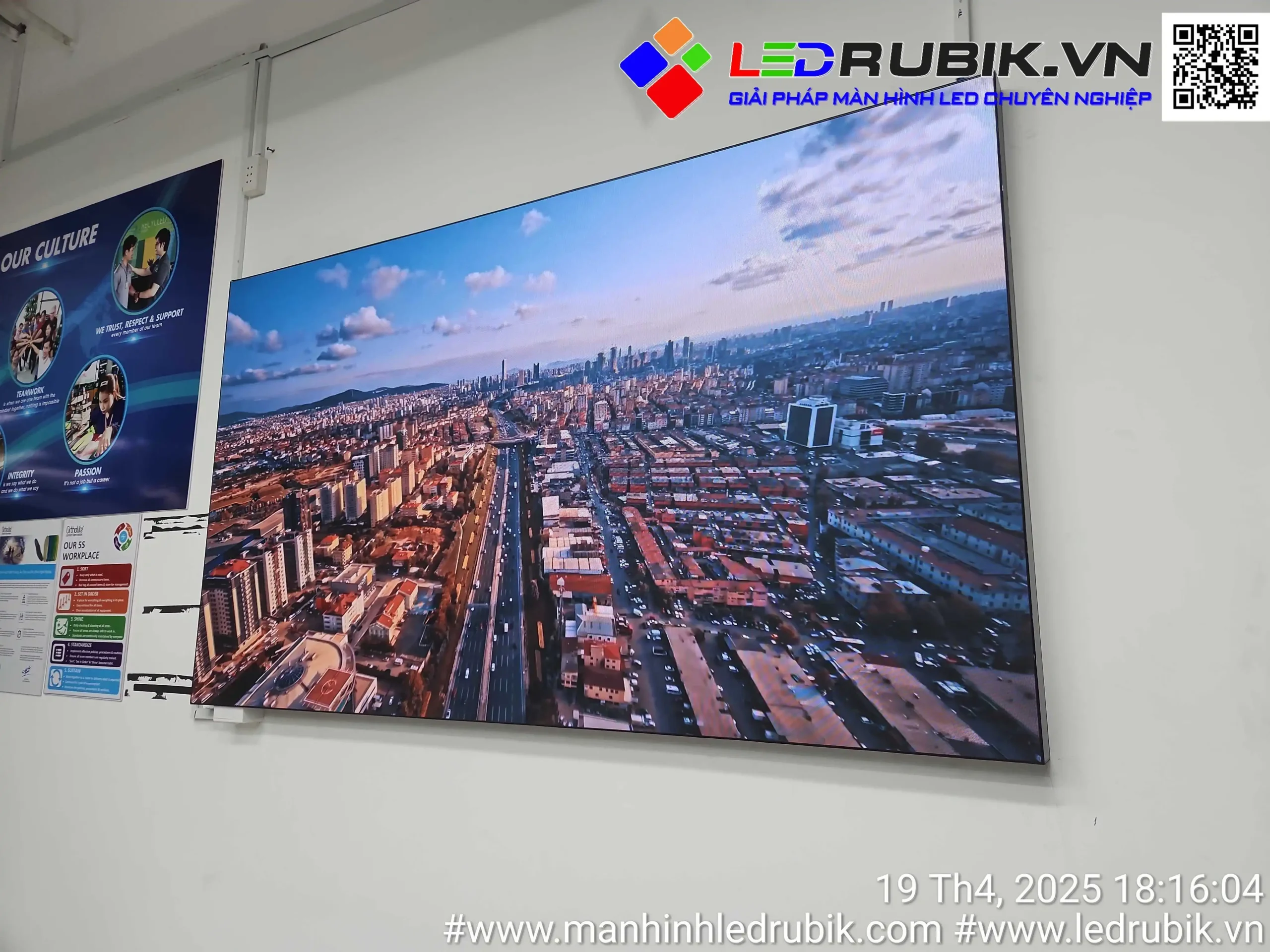 Màn hình LED 100 inch - Màn hình LED P1.25 Phòng Họp Cty Orthlite Việt Nam
