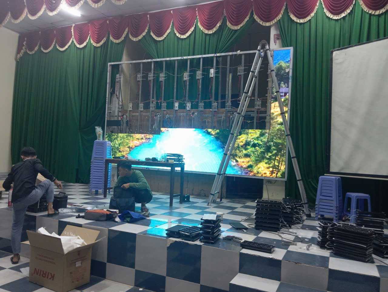 Lắp Đặt Màn Hình LED P3 hội trường Bình Dương