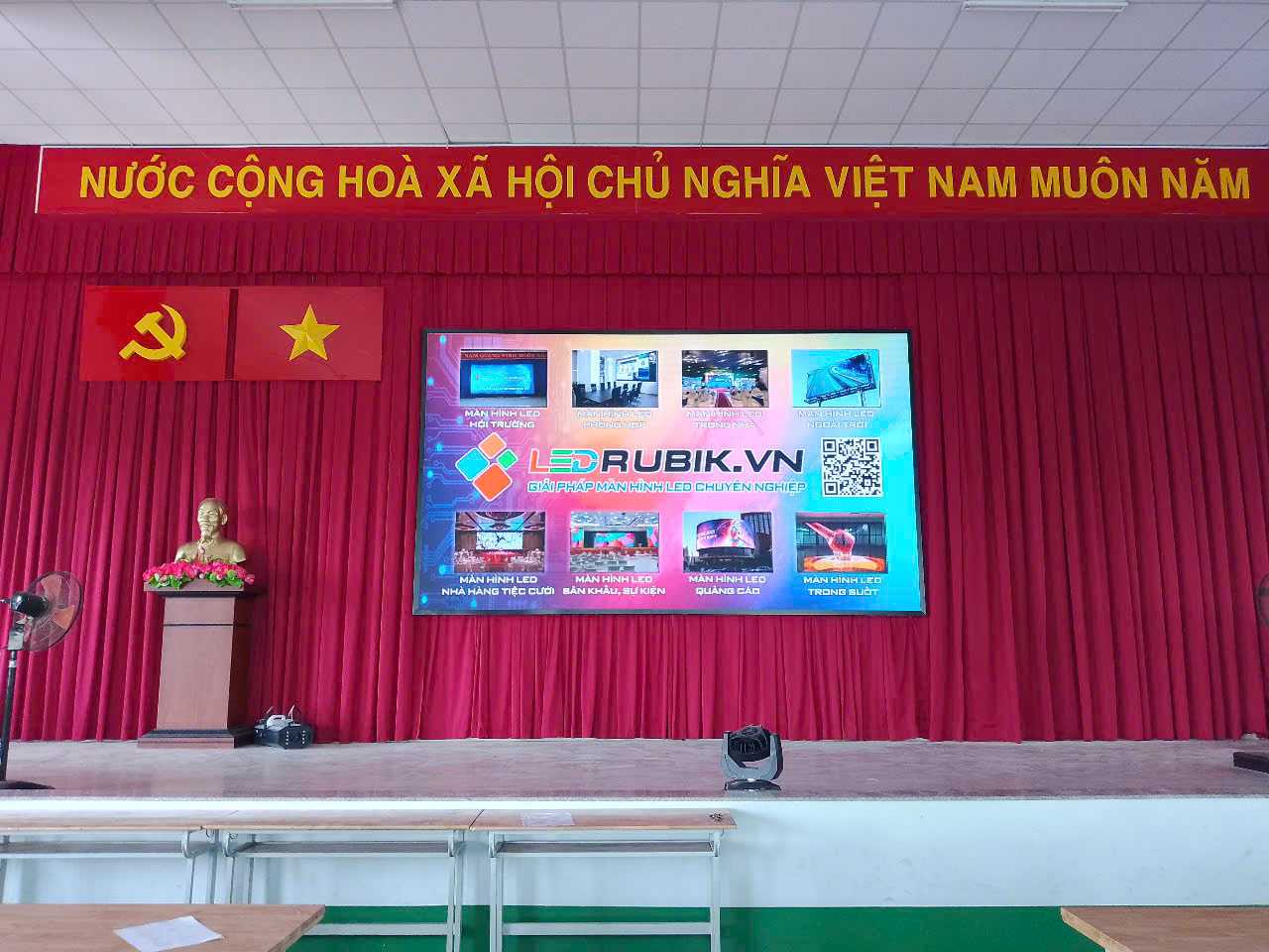 Màn Hình LED P4 (7680hz) Hội trường Trường THCS Phú Hữu, TP. Thủ Đức