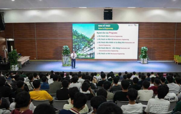 Quá trình sử dụng Màn hình LED P2 tại Trường Đại Học Quốc Tế Miền Đông