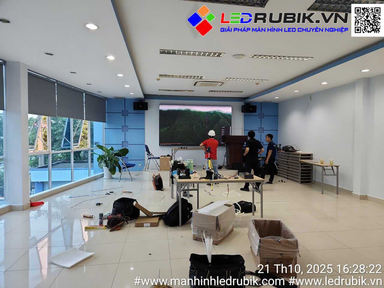 Quá Trình Lắp đặt Màn hình LED P2 cho phòng họp – Giải pháp chuyên nghiệp từ LEDRUBIK.vn