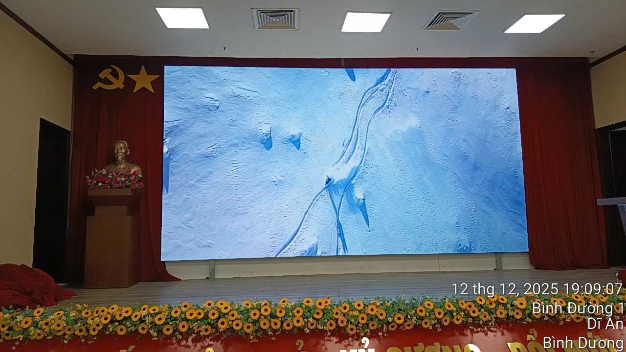 Thi công màn hình LED hội nghị ngân hàng Vietcombank
