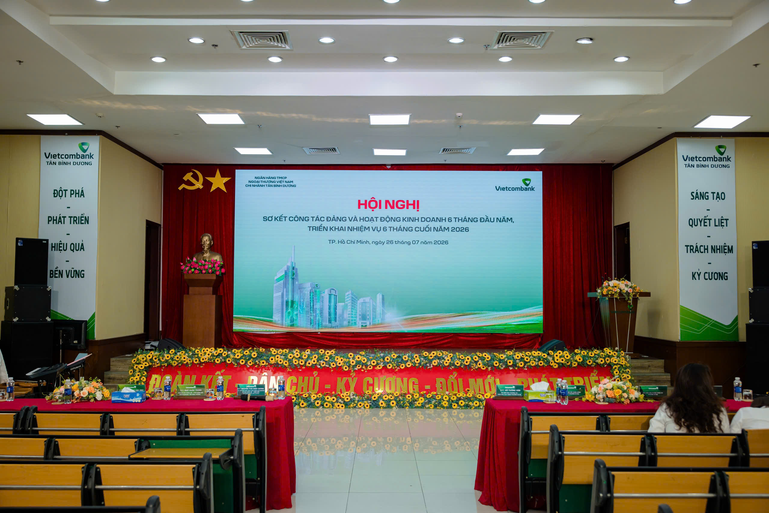 Màn hình LED P2.5 Hội Trường Vietcombank
