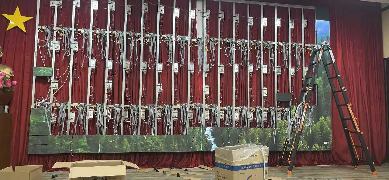 Lắp đặt màn hình LED P2.5 hội trường Vietcombank Tân Bình Dương